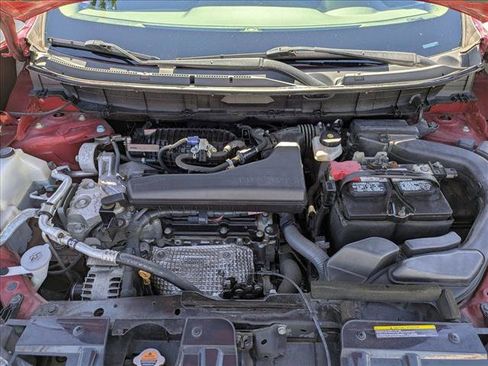 Used 2018 Nissan Rogue SV image 21