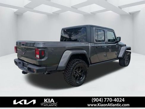 Used 2021 Jeep Gladiator Sport AWD/4WD image 3
