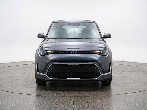 Used 2025 Kia Soul LX w/ LX Technology Package image 2