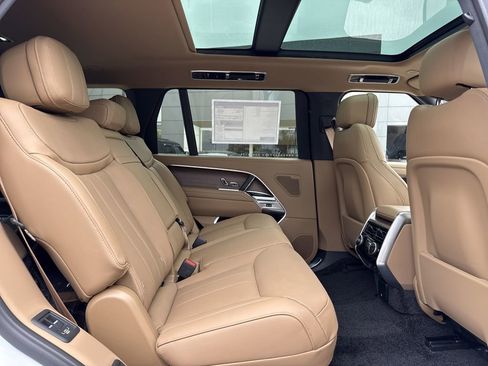New 2025 Land Rover Range Rover Long Wheelbase SE AWD/4WD image 14