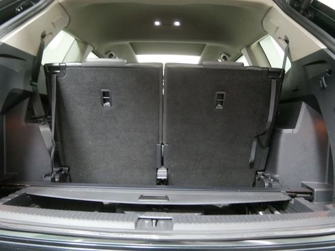 Used 2021 Volkswagen Atlas SEL Premium image 6