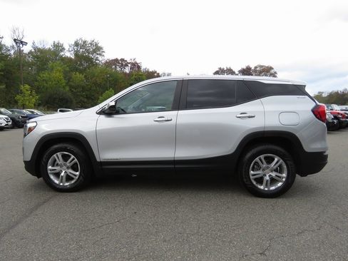 Used 2021 GMC Terrain SLE image 9