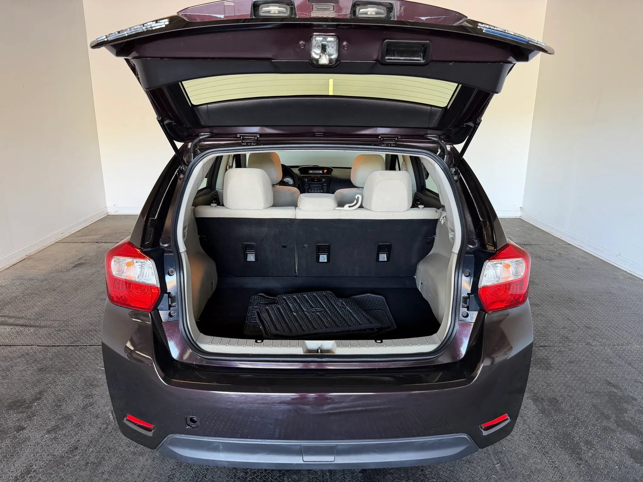 Used 2013 Subaru Impreza 2.0i Premium w/ All-Weather Pkg AWD/4WD image 32