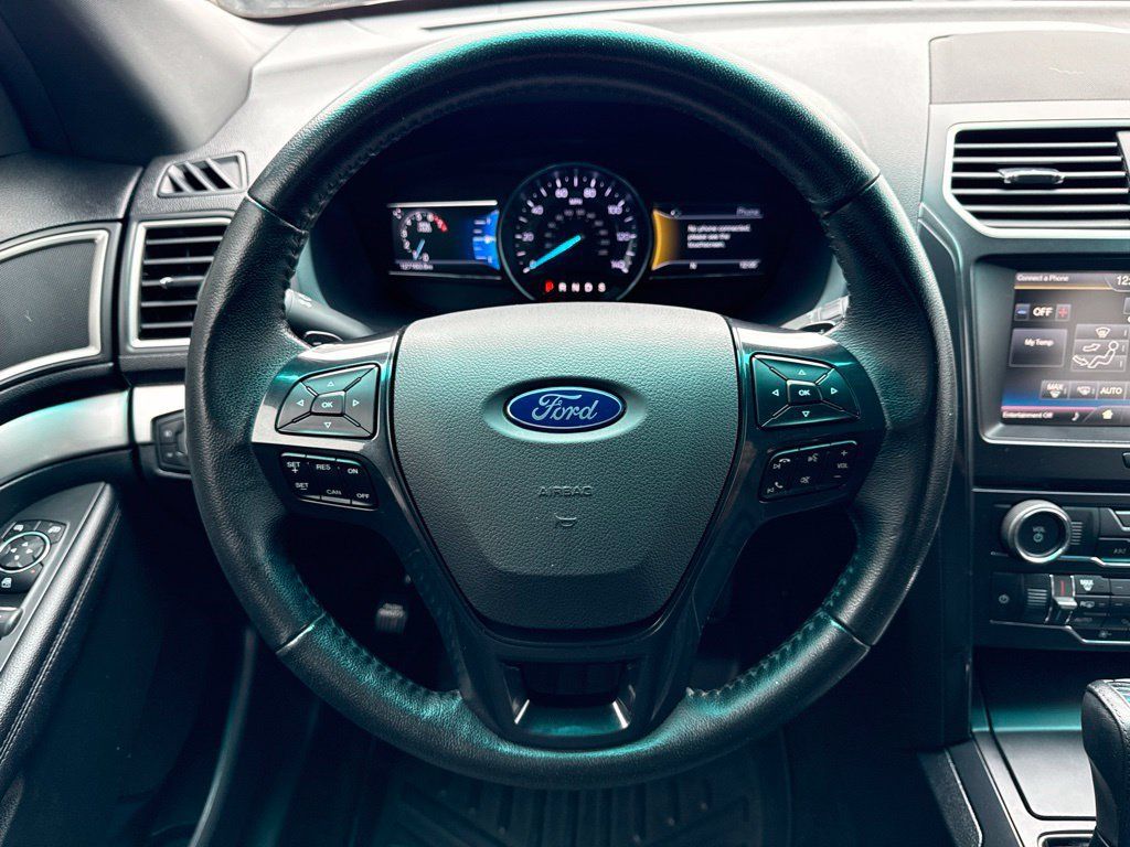 Used 2016 Ford Explorer XLT w/ Equipment Group 201A FWD image 19