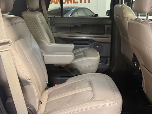 Used 2019 Ford Expedition Limited image 18