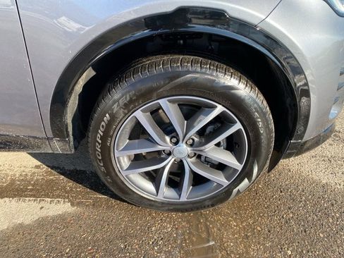 Used 2025 Land Rover Discovery Sport Dynamic SE image 15