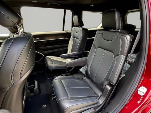 New 2026 Jeep Grand Cherokee L Limited AWD/4WD image 17