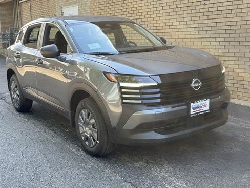 New 2026 Nissan Kicks SR w/ SR Premium Package AWD/4WD image 2