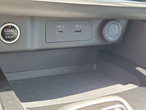 Used 2023 Nissan Rogue SV FWD image 12