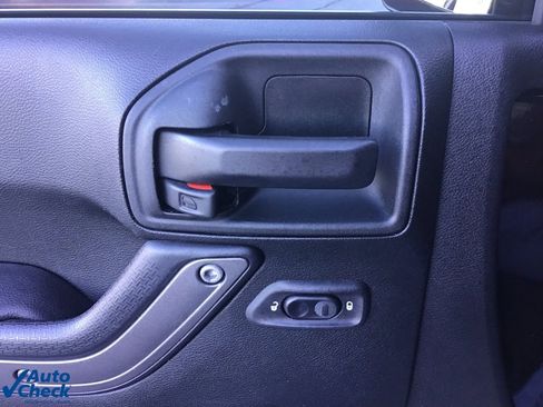 Used 2018 Jeep Wrangler Unlimited Sport S image 23