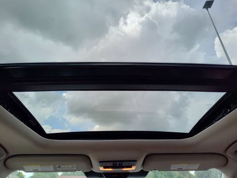 New 2026 Nissan Pathfinder SL w/ SL Premium Package FWD image 12