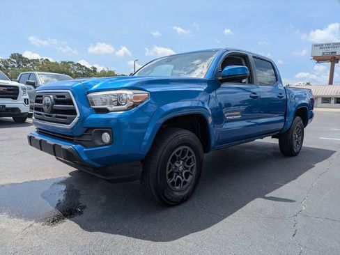 Used 2018 Toyota Tacoma SR5 RWD image 9