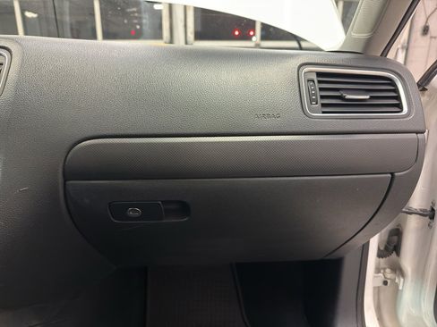 Used 2014 Volkswagen Jetta SE image 22