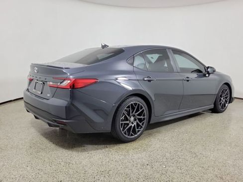 Used 2025 Toyota Camry SE w/ Convenience Package image 5