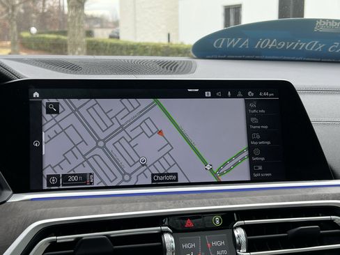 Used 2022 BMW X5 xDrive40i w/ M Sport Package image 24