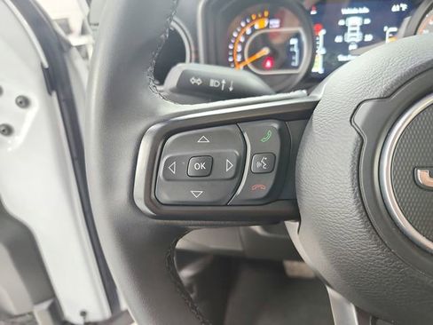 Used 2025 Jeep Wrangler Unlimited Rubicon AWD/4WD image 22