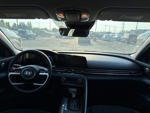 Used 2024 Hyundai Elantra SEL FWD image 16