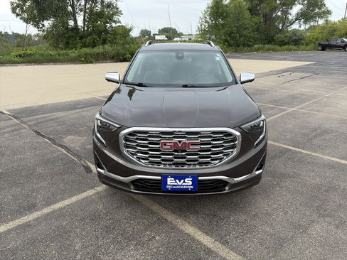 Used 2020 GMC Terrain Denali w/ Denali Premium Package AWD/4WD image 2