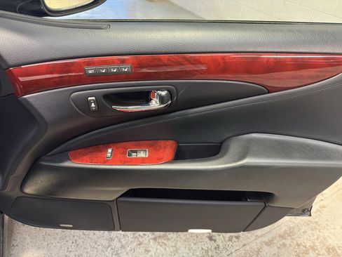 Used 2011 Lexus LS 460 AWD w/ Luxury Value Edition image 19