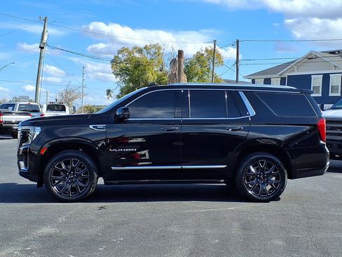 Used 2021 GMC Yukon SLT w/ Rear Media and Nav Package image 3