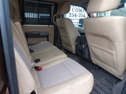 Used 2011 Ford F250 XLT w/ XLT Interior Pkg image 9