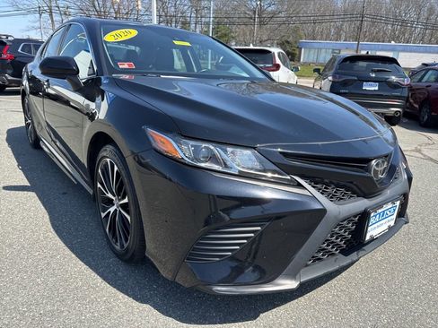 Used 2020 Toyota Camry SE image 8