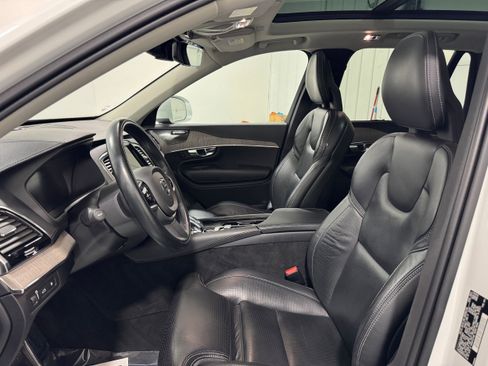 Used 2021 Volvo XC90 T8 Inscription w/ Advanced Package image 4