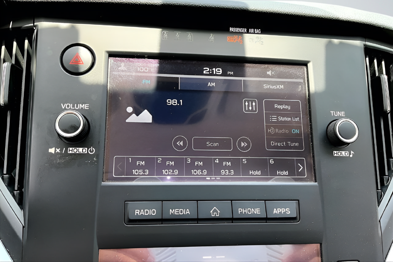 Used 2025 Subaru Outback AWD/4WD image 22