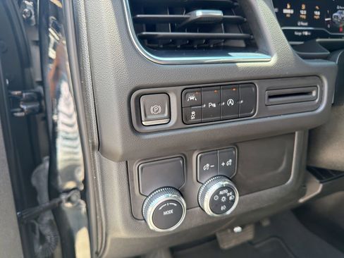 Used 2023 GMC Yukon SLE w/ Gmc Pro Safety Plus Package RWD image 29