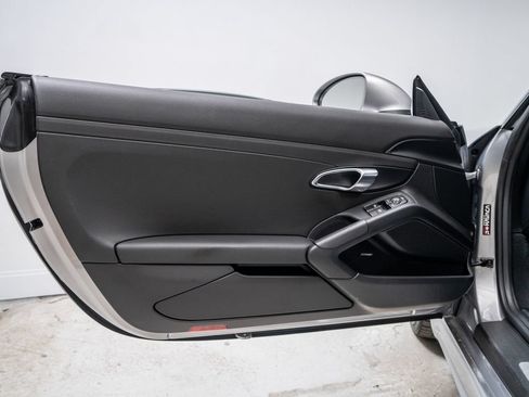 Used 2024 Porsche 718 Cayman RWD image 24