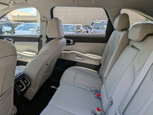 Used 2025 Kia Sorento S FWD image 14