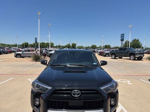 Used 2024 Toyota 4Runner TRD Off-Road Premium AWD/4WD image 6