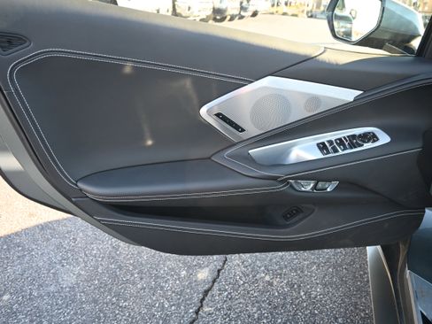 Used 2024 Chevrolet Corvette Stingray Premium Conv w/ Z51 Performance Package image 17