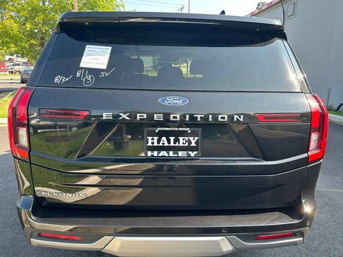 Used 2025 Ford Expedition Platinum AWD/4WD image 6