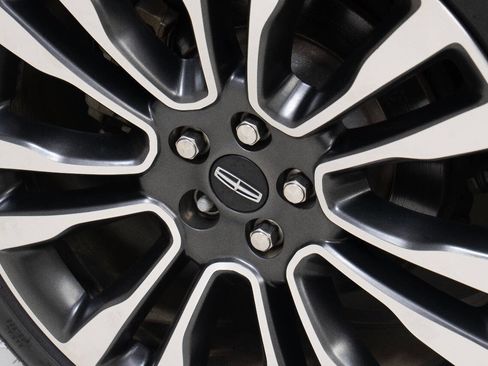 Used 2019 Lincoln Continental Reserve image 56