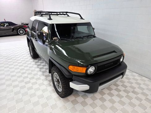 Used 2013 Toyota FJ Cruiser 4WD image 12