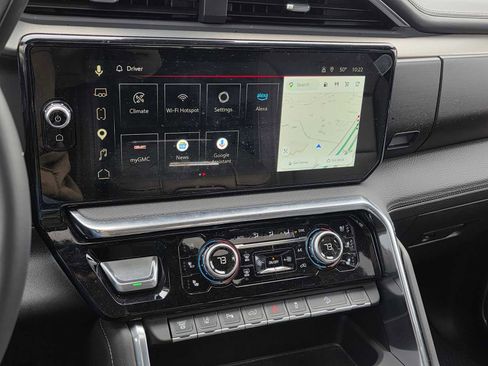 Used 2025 GMC Sierra 3500 Denali w/ Denali Reserve Package AWD/4WD image 28