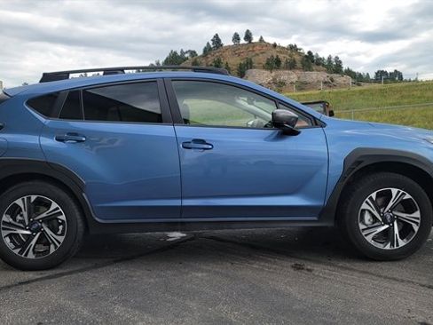 Used 2024 Subaru Crosstrek 2.0i Premium image 5