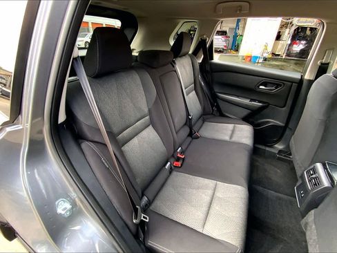 Used 2025 Nissan Rogue SV AWD/4WD image 19