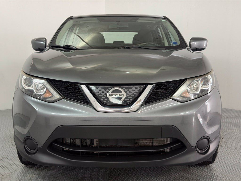 Used 2018 Nissan Rogue Sport S FWD image 2
