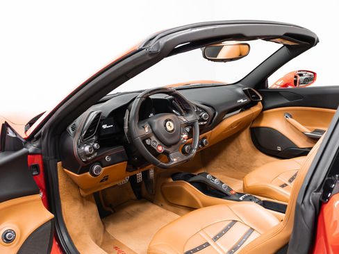 Used 2016 Ferrari 488 Spider image 63