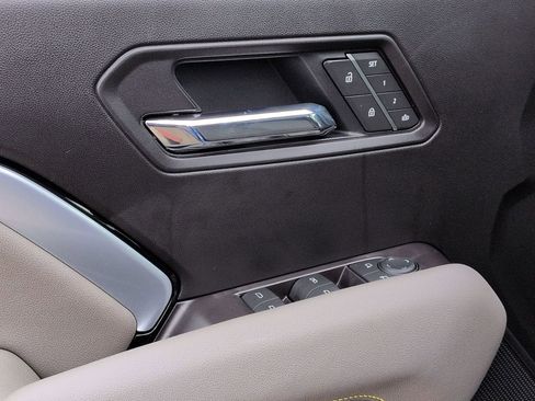 New 2026 Chevrolet Colorado ZR2 image 9