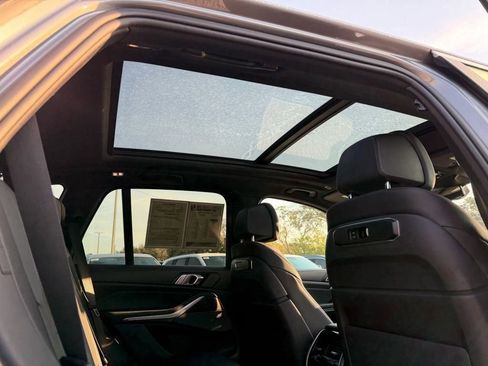 Used 2024 BMW X5 xDrive40i w/ Premium Package image 32