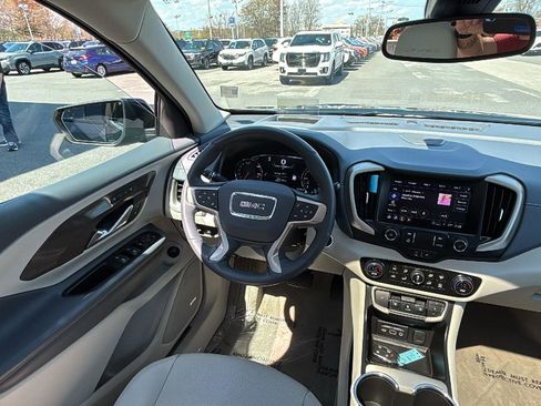 Used 2023 GMC Terrain Denali w/ Denali Premium Package AWD/4WD image 27
