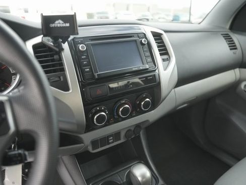 Used 2014 Toyota Tacoma PreRunner image 25