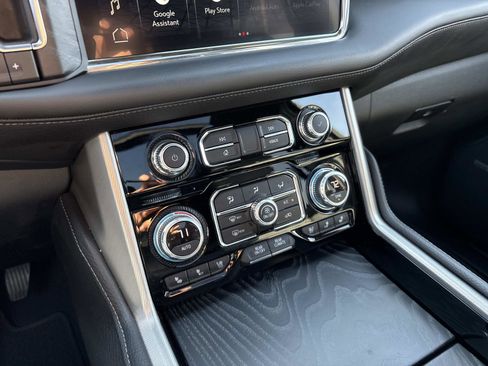 Certified 2022 GMC Yukon Denali image 25