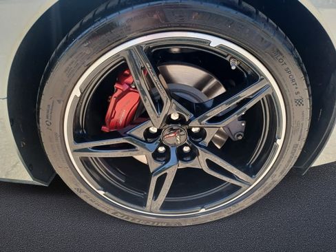 Used 2022 Chevrolet Corvette Stingray Premium Conv w/ Z51 Performance Package RWD image 26