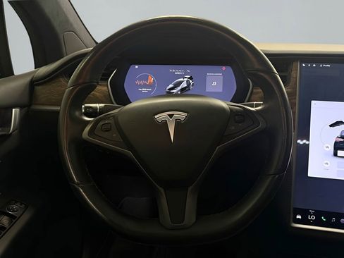 Used 2018 Tesla Model X 100D AWD/4WD image 16