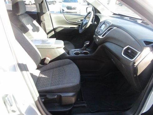 Used 2022 Chevrolet Equinox LT image 26
