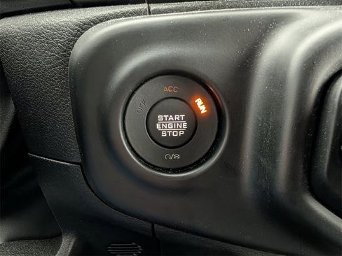 Used 2022 Jeep Gladiator Sport image 21